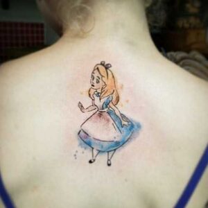 Alice im Wunderland Rücken Tattoo