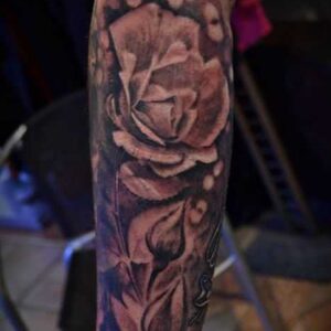 Blumen Arm Tattoo