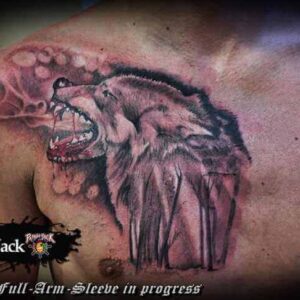 Brust Tattoo Wolf