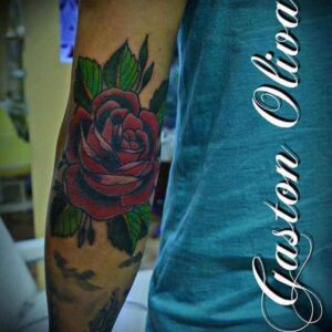 rote Rose Arm Tattoo