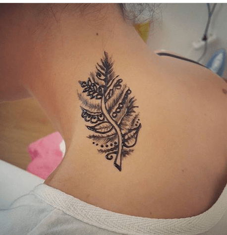 Blätter Blumen Henna