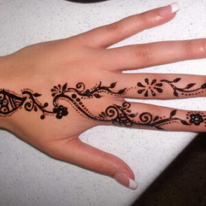 Henna auf Finger und Hand